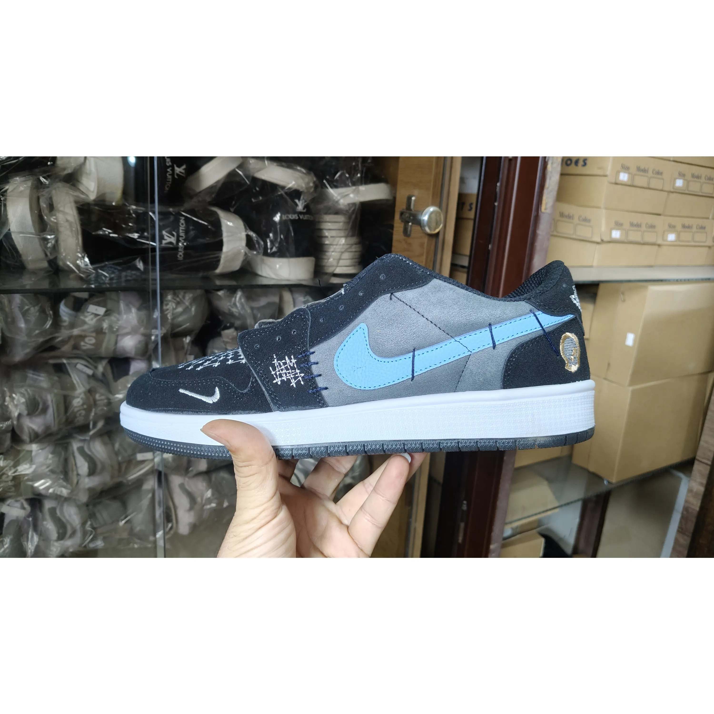 کفش اسپرت مردانه نایک جردن بزرگ پا مشکی آبی مناسب پیاده روی