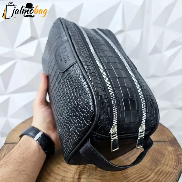 کیف دستی مردانه شوزبگ چرم صنعتی مرغوب دو خانه آستر خارجی بند دستی زیپ فلزی